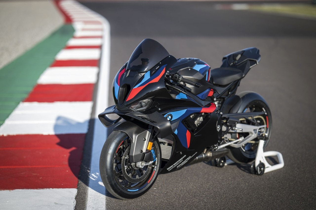 DueruoteTG #238 - Abbiamo guidato in pista la BMW che corre in SBK! 